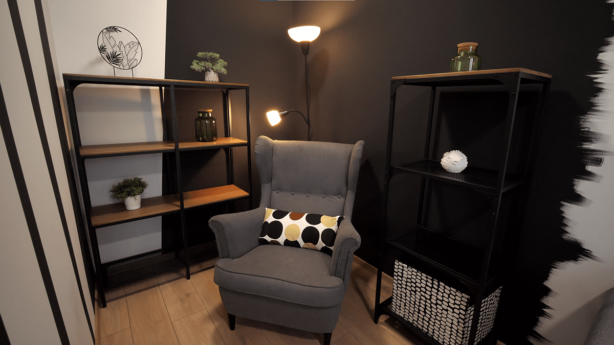 ЗВЪННИ НА КАРАДЖОВ