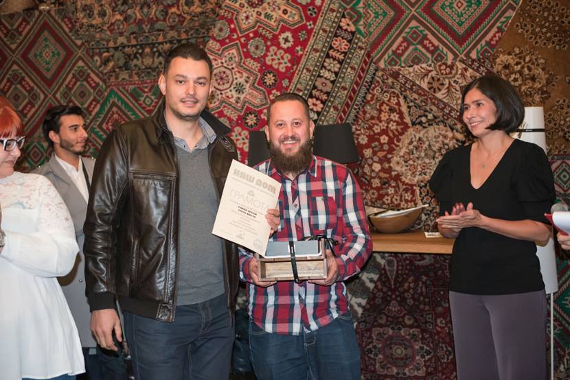 12096511_1061696543874572_1259578657958253559_n