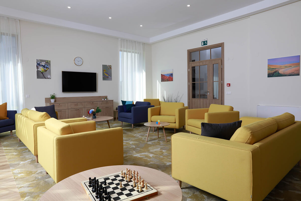 ПОБЕДИТЕЛИ ОБЩЕСТВЕН ИНТЕРИОР – МАГАЗИН/ИЗЛОЖБЕНА ПЛОЩ, ОФИС/РАБОТНА СРЕДА И МЕДИКО-ДЕНТАЛНИ И РАЗКРАСИТЕЛНИ — изображение 22