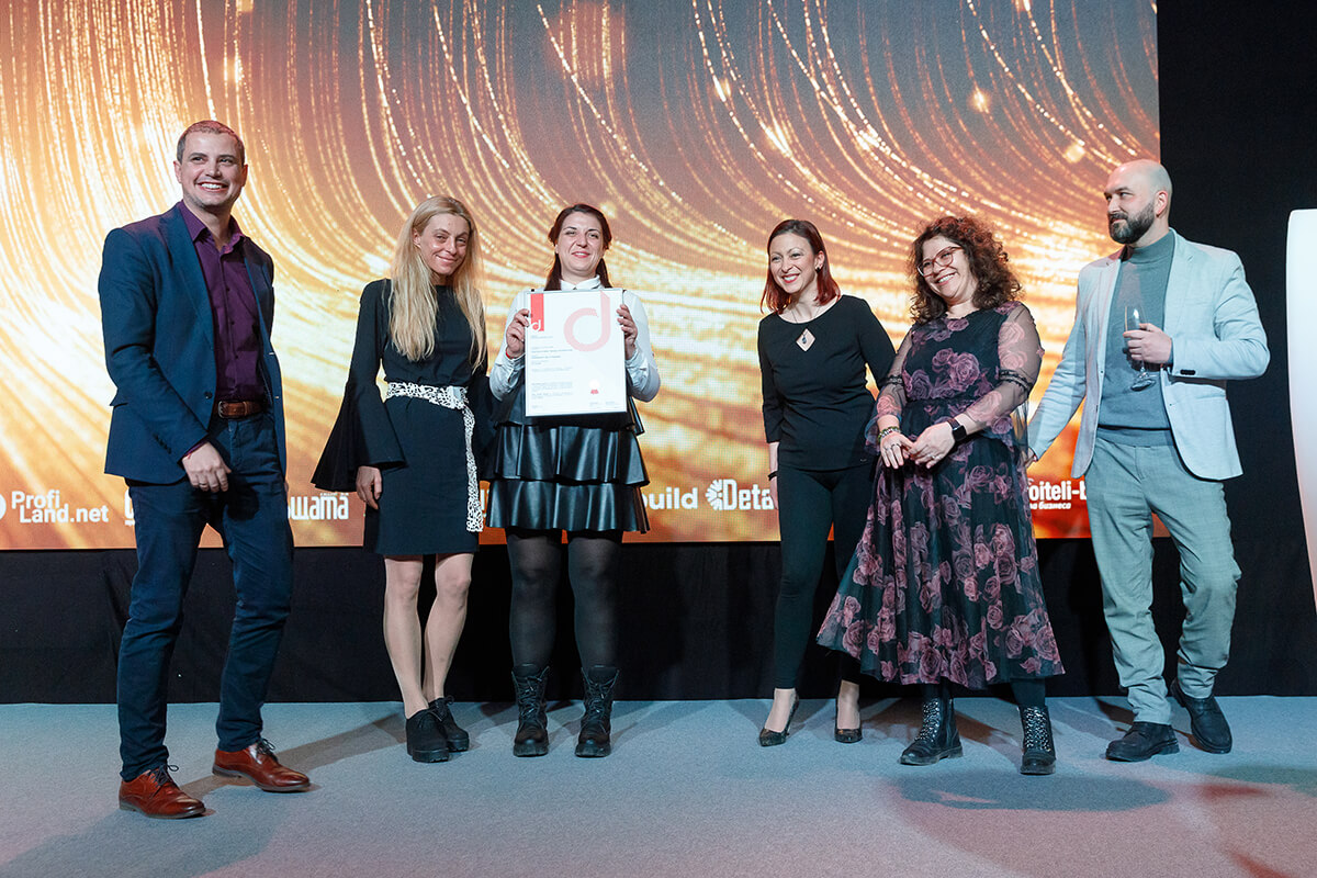 ПОБЕДИТЕЛИ ОБЩЕСТВЕН ИНТЕРИОР – МАГАЗИН/ИЗЛОЖБЕНА ПЛОЩ, ОФИС/РАБОТНА СРЕДА И МЕДИКО-ДЕНТАЛНИ И РАЗКРАСИТЕЛНИ — изображение 17