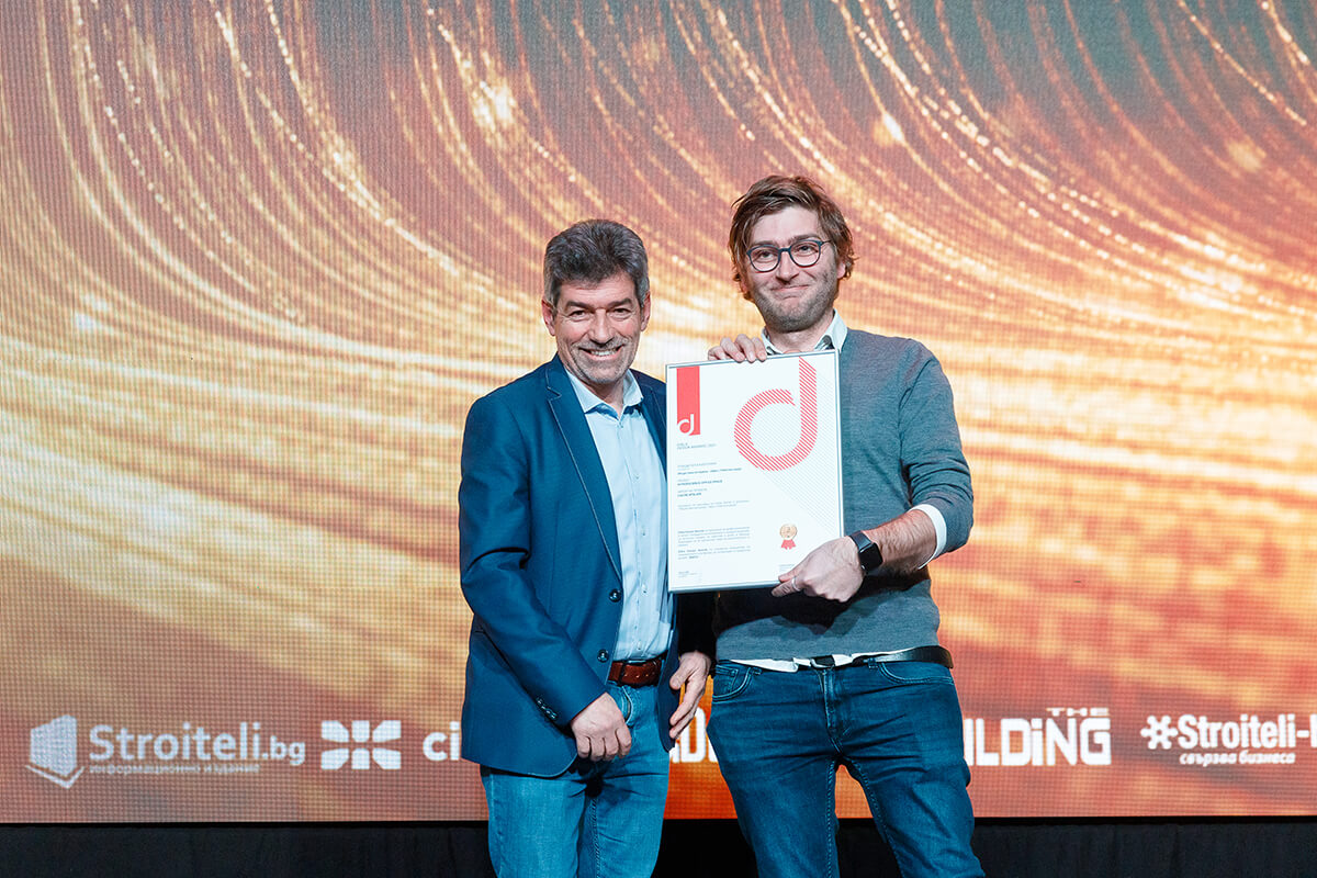 ПОБЕДИТЕЛИ ОБЩЕСТВЕН ИНТЕРИОР – МАГАЗИН/ИЗЛОЖБЕНА ПЛОЩ, ОФИС/РАБОТНА СРЕДА И МЕДИКО-ДЕНТАЛНИ И РАЗКРАСИТЕЛНИ — изображение 25