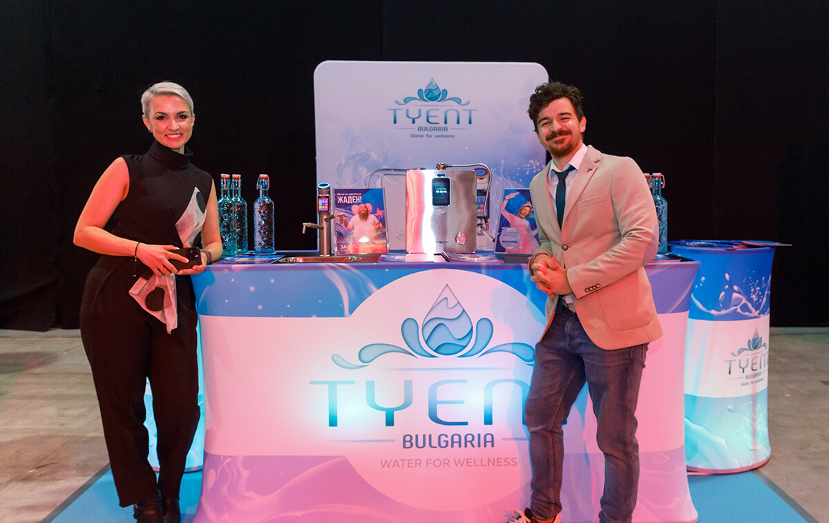 ПАРТНЬОРИТЕ НА