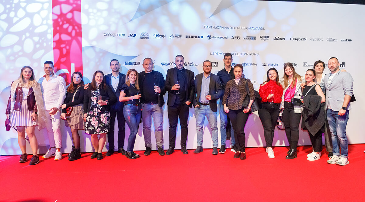 ПАРТНЬОРИТЕ НА