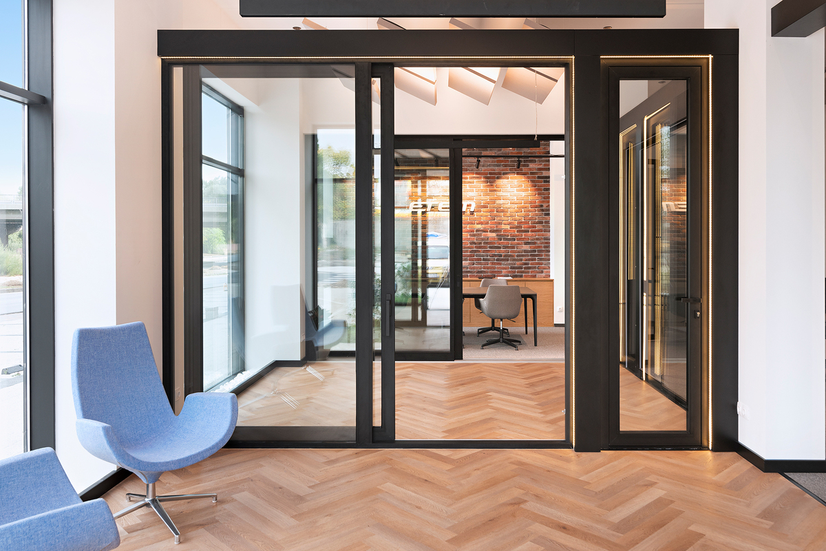 ПОБЕДИТЕЛИ ОБЩЕСТВЕН ИНТЕРИОР – МАГАЗИН / ИЗЛОЖБЕНА ПЛОЩ — изображение 8